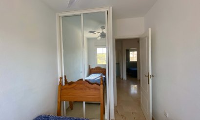 Resale - Villa / Semi detached - Villamartin