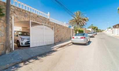 Reventa - Villa - Orihuela Costa - Los Balcones