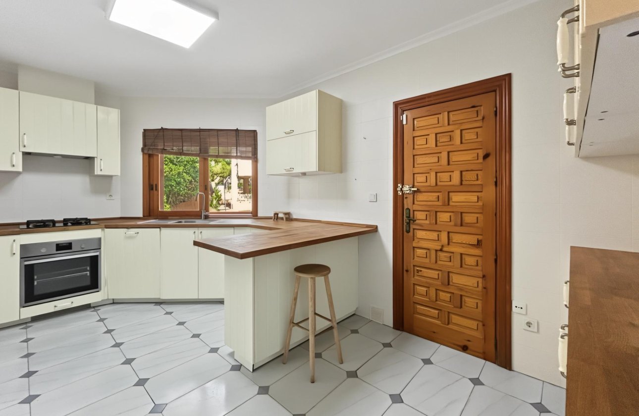 Resale - Villa - Orihuela Costa - Campoamor