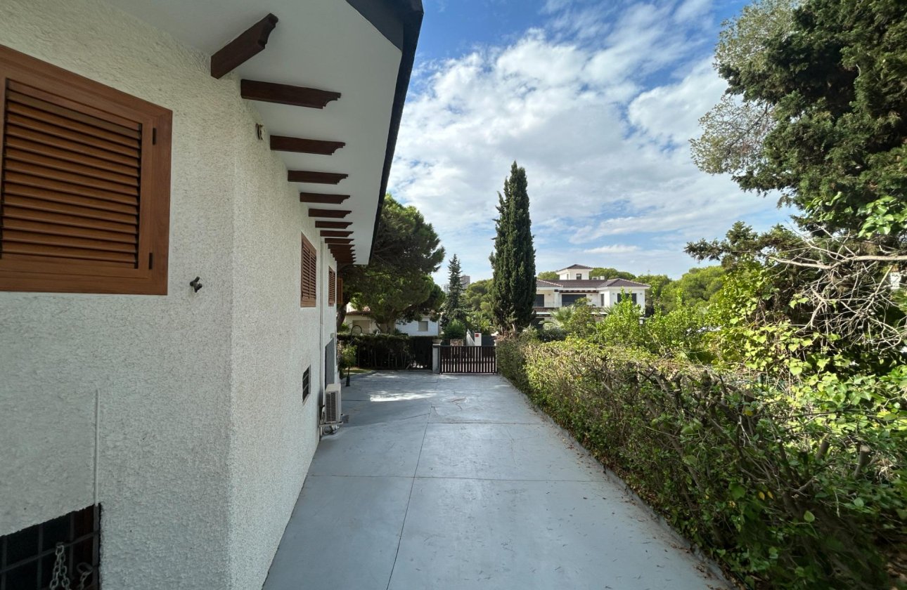 Resale - Villa - Orihuela Costa - Campoamor