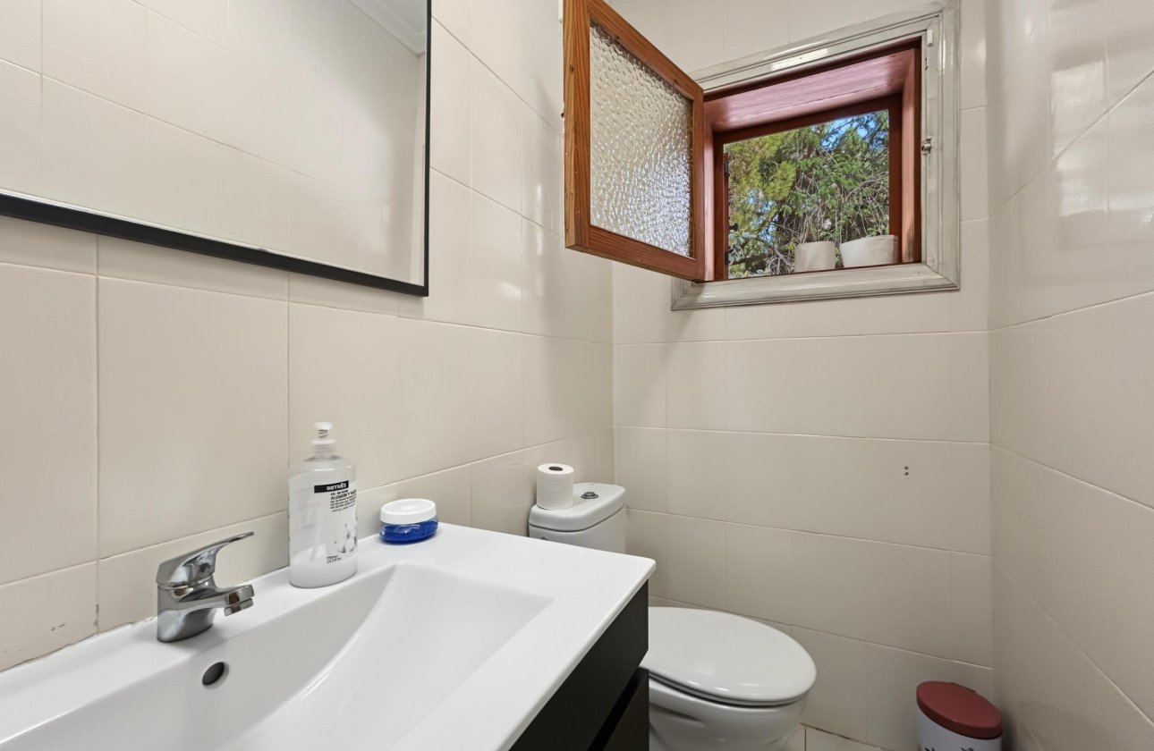Resale - Villa - Orihuela Costa - Campoamor
