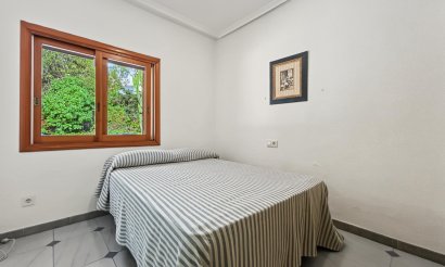 Resale - Villa - Orihuela Costa - Campoamor