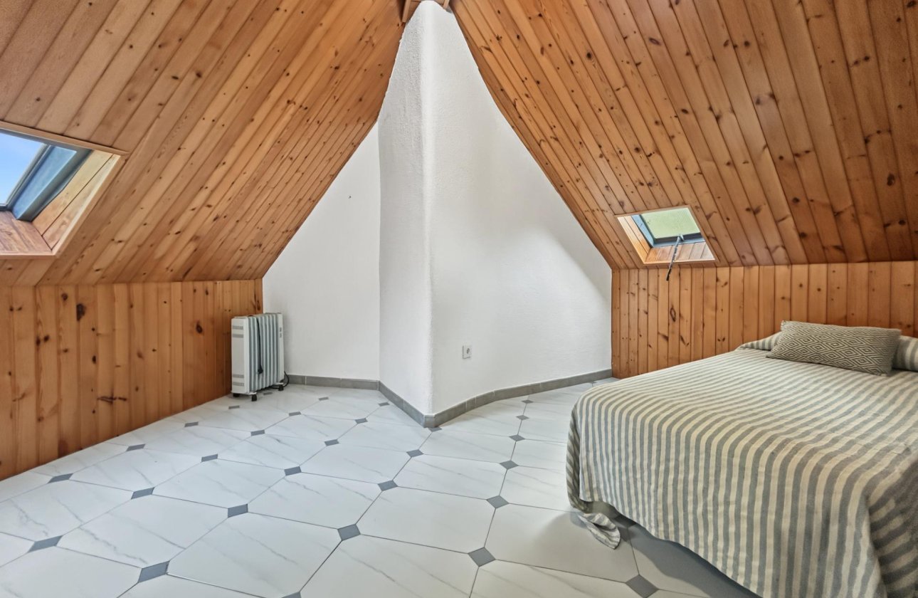 Resale - Villa - Orihuela Costa - Campoamor