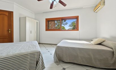 Resale - Villa - Orihuela Costa - Campoamor