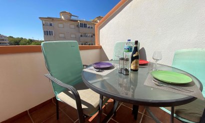 Resale - Villa / Semi detached - Villamartin