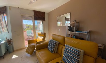 Resale - Villa / Semi detached - Villamartin