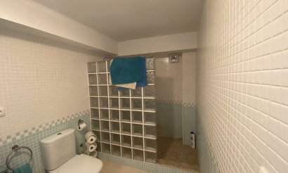 Resale - Villa / Semi detached - Villamartin