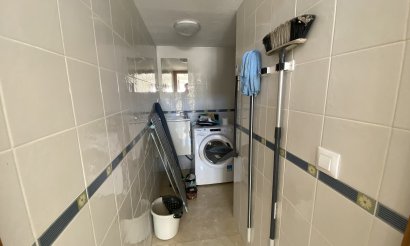 Resale - Villa / Semi detached - Villamartin