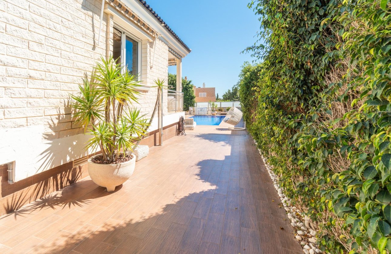 Resale - Villa - Torrevieja - Torre la mata