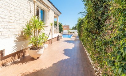 Resale - Villa - Torrevieja - Torre la mata