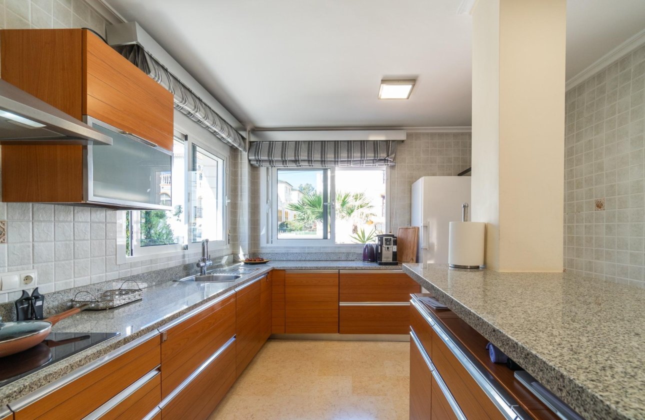 Resale - Villa - Torrevieja - Torre la mata