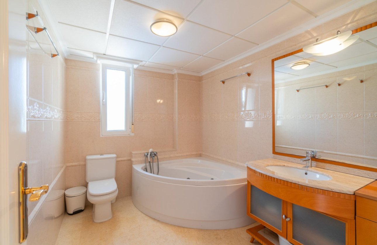 Resale - Villa - Torrevieja - Torre la mata