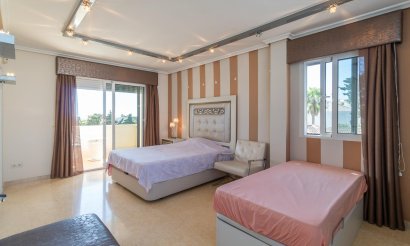 Resale - Villa - Torrevieja - Torre la mata