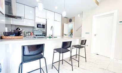Resale - Villa - Orihuela Costa - Villamartin
