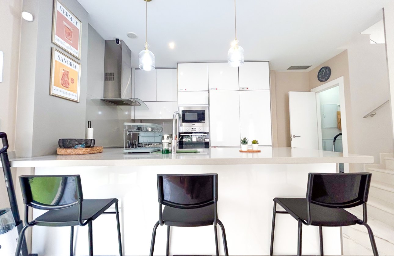 Resale - Villa - Orihuela Costa - Villamartin