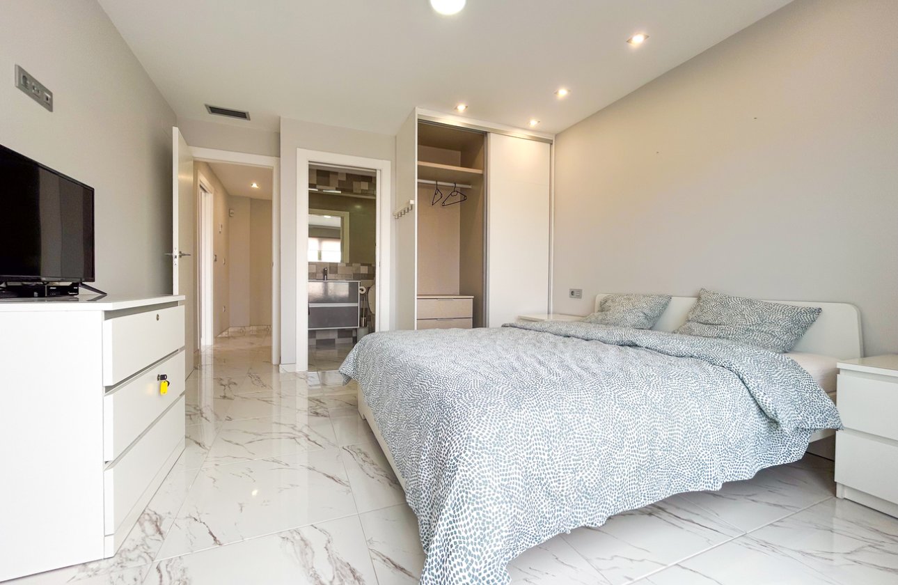 Resale - Villa - Orihuela Costa - Villamartin