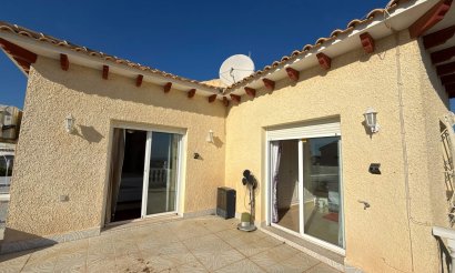Resale - Villa - Villamartin