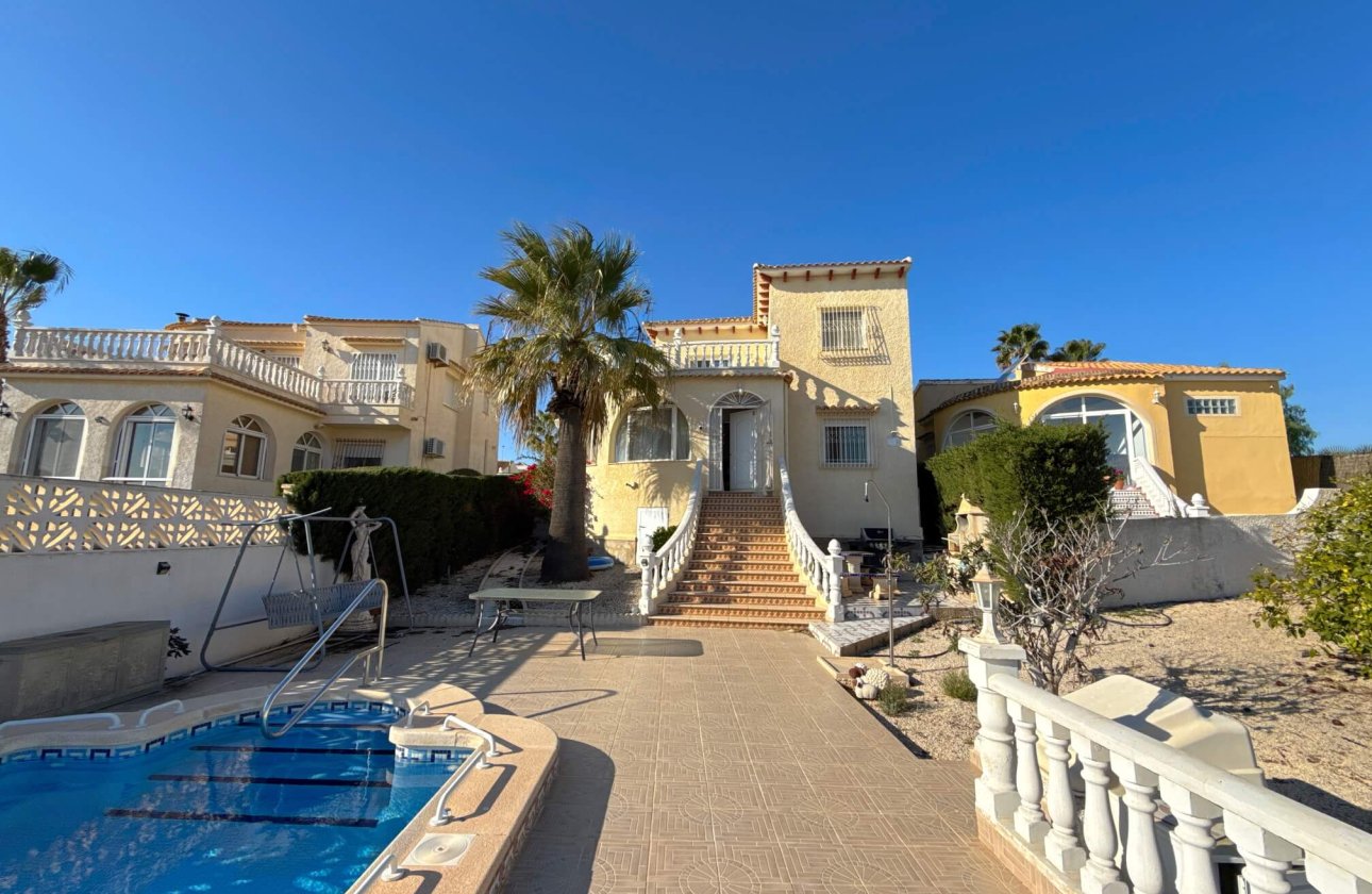 Resale - Villa - Villamartin