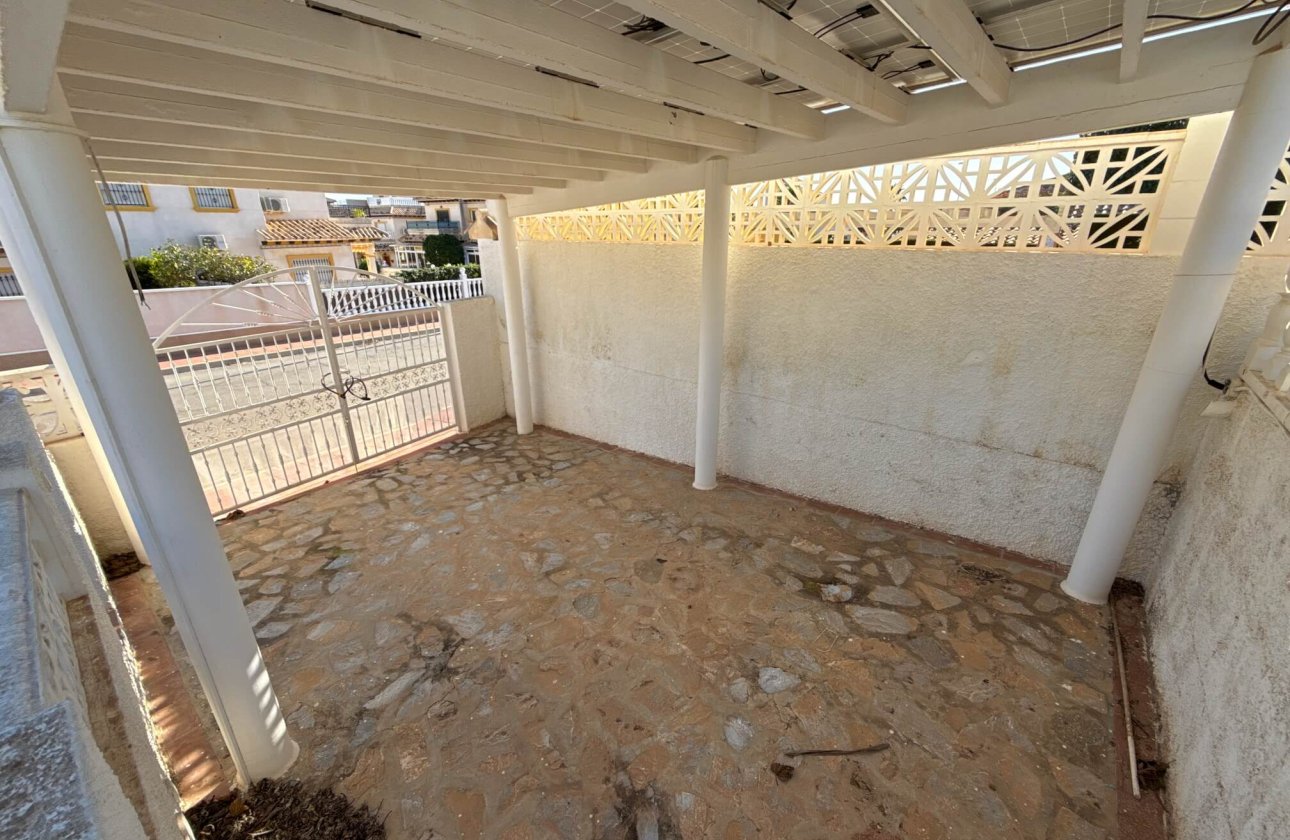 Resale - Villa - Villamartin