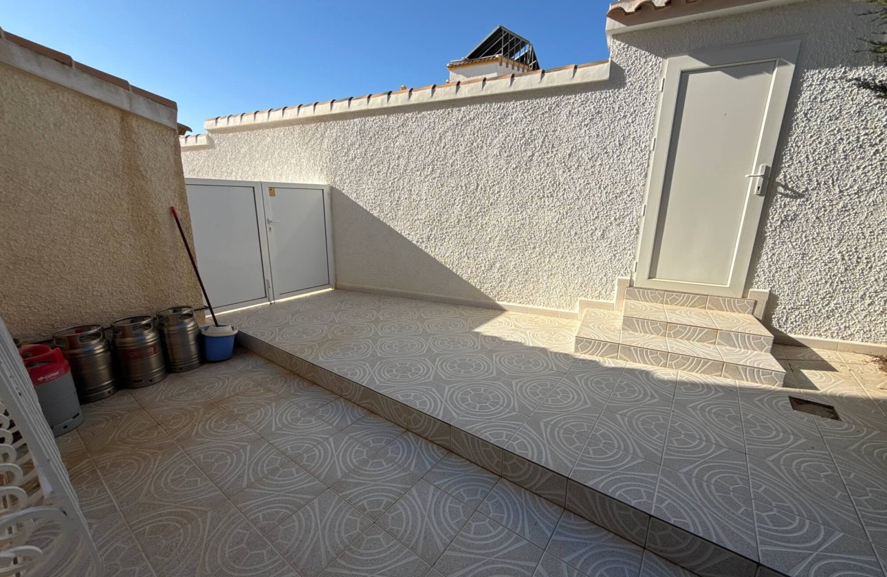 Resale - Villa - Villamartin