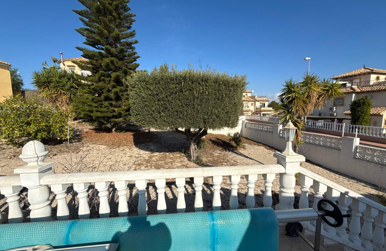 Resale - Villa - Villamartin