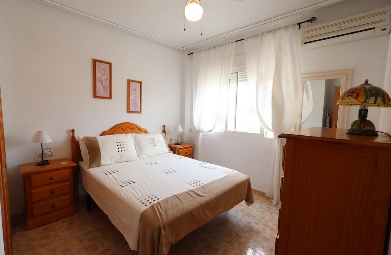 Resale - Bungalow - Orihuela Costa - La Zenia