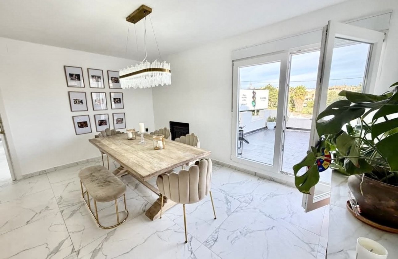 Resale - Villa - Orihuela Costa - Villamartin