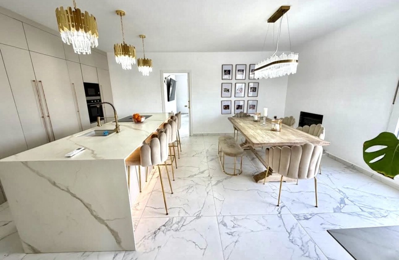 Resale - Villa - Orihuela Costa - Villamartin