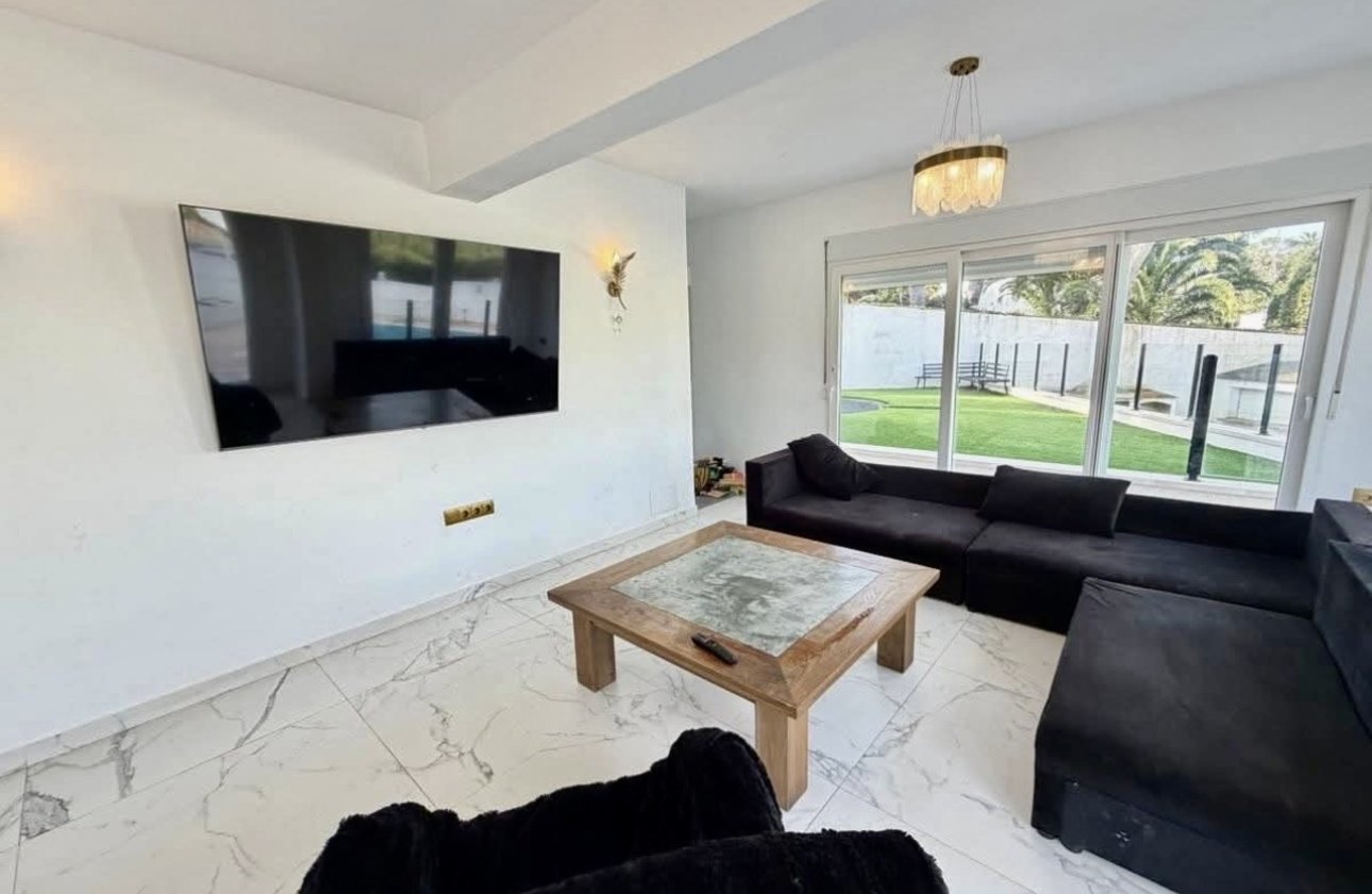 Resale - Villa - Orihuela Costa - Villamartin
