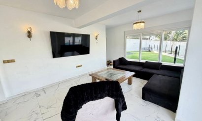 Resale - Villa - Orihuela Costa - Villamartin