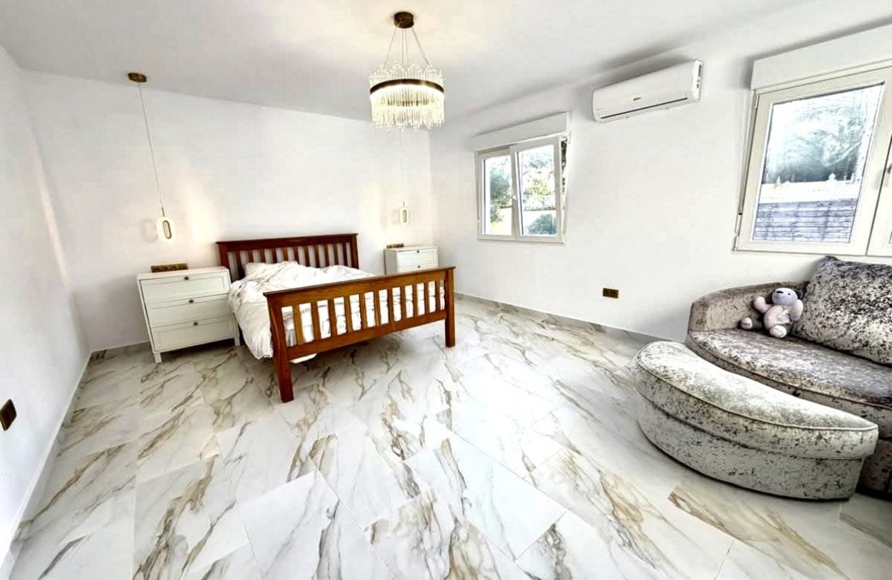 Resale - Villa - Orihuela Costa - Villamartin