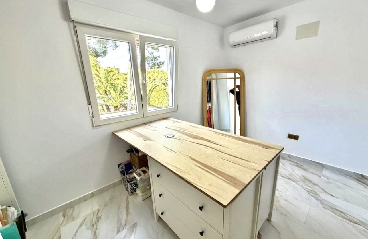 Resale - Villa - Orihuela Costa - Villamartin
