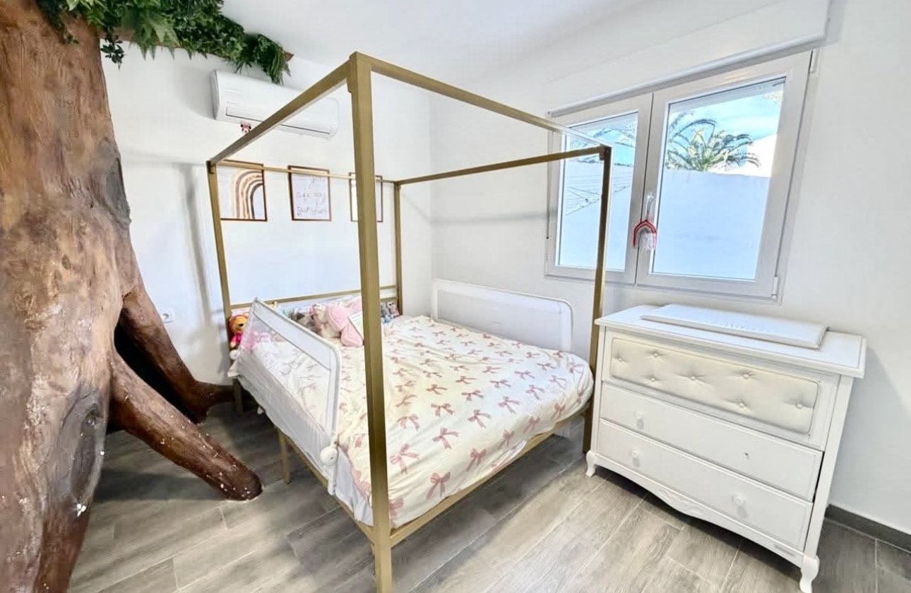 Resale - Villa - Orihuela Costa - Villamartin
