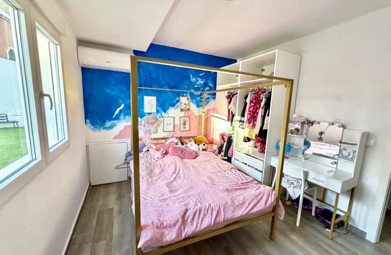 Resale - Villa - Orihuela Costa - Villamartin