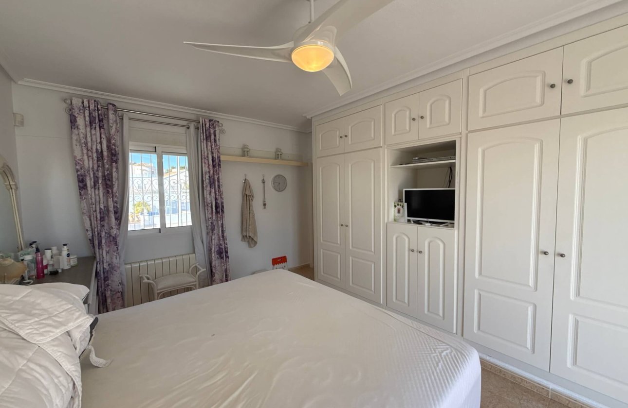 Resale - Villa - Villamartin