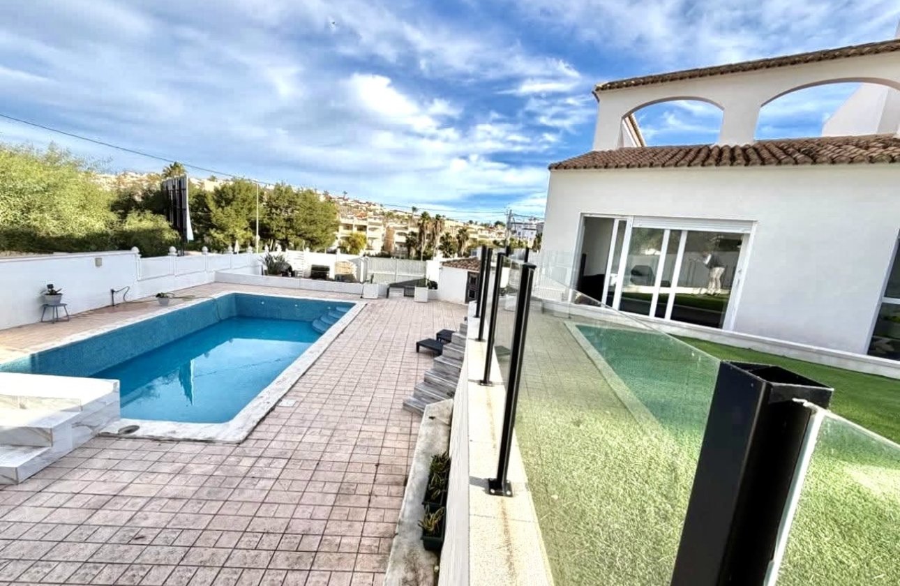 Resale - Villa - Orihuela Costa - Villamartin