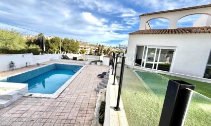 Resale - Villa - Orihuela Costa - Villamartin