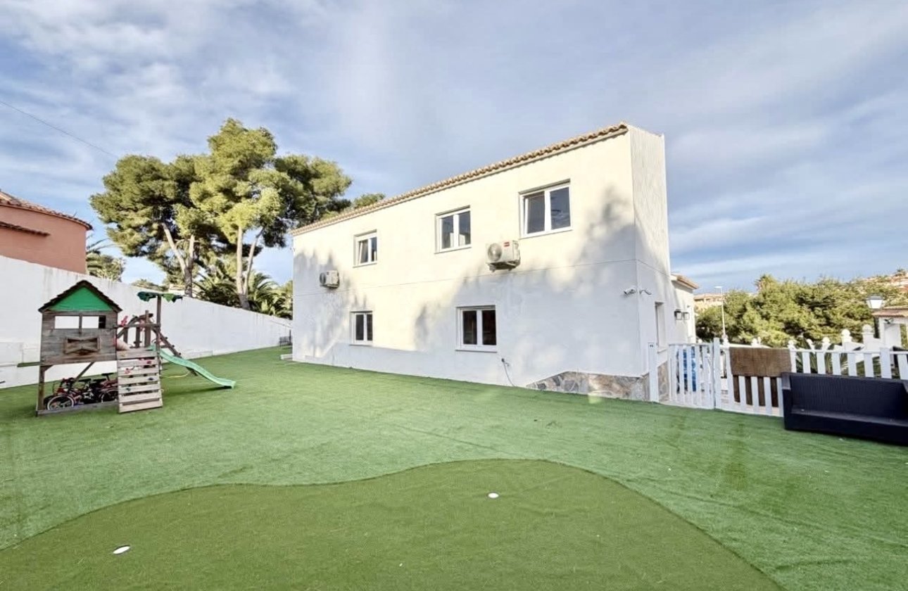Resale - Villa - Orihuela Costa - Villamartin