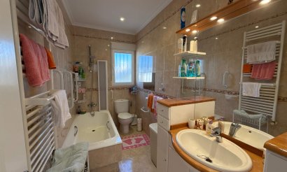 Resale - Villa - Villamartin