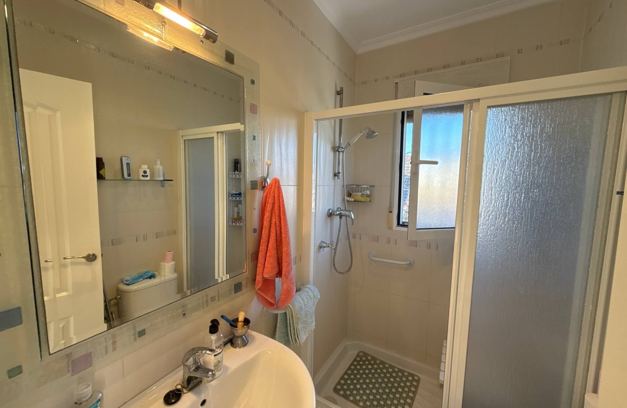 Resale - Villa - Villamartin