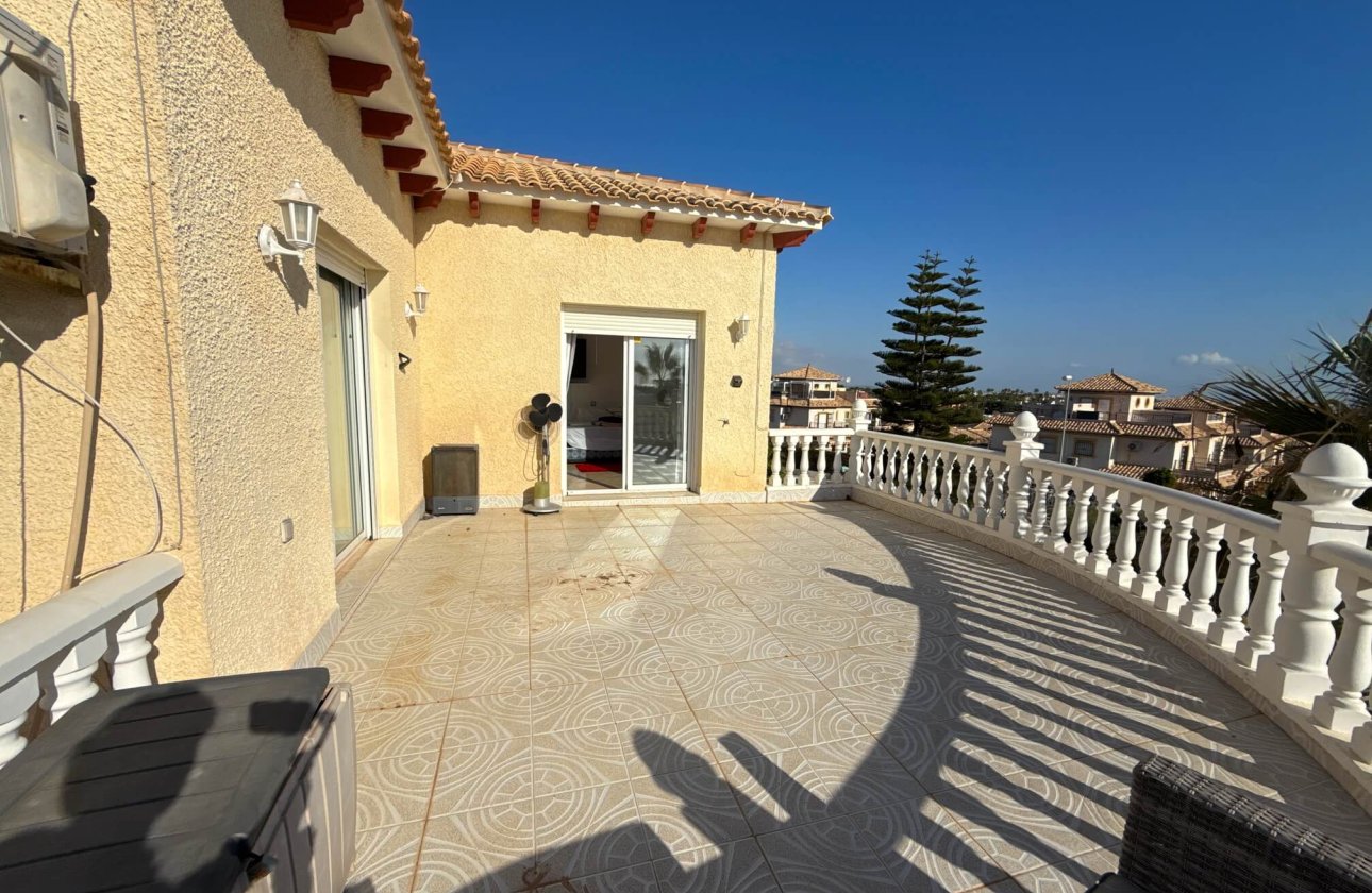 Resale - Villa - Villamartin