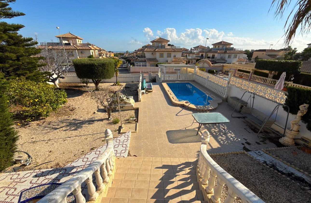 Resale - Villa - Villamartin