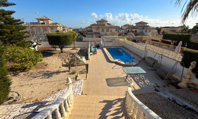 Resale - Villa - Villamartin