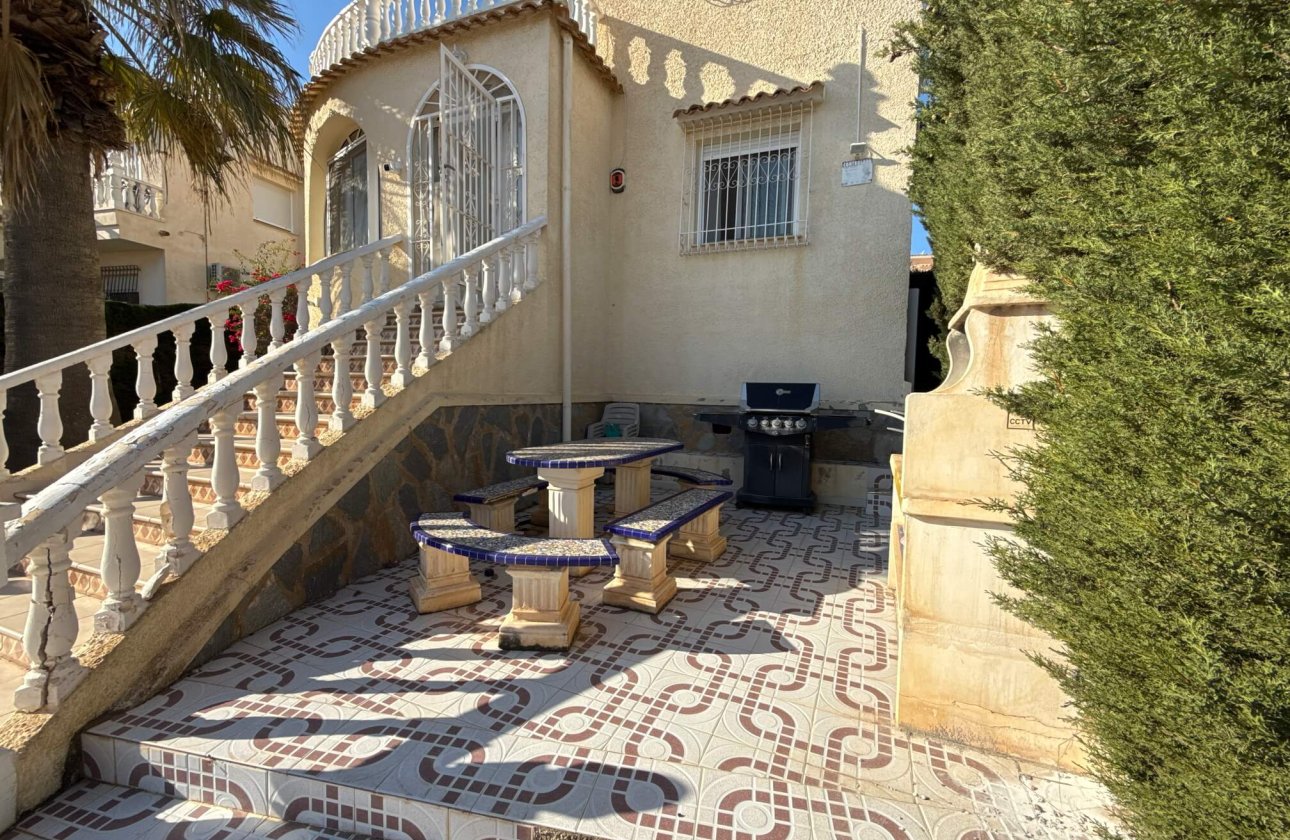 Resale - Villa - Villamartin