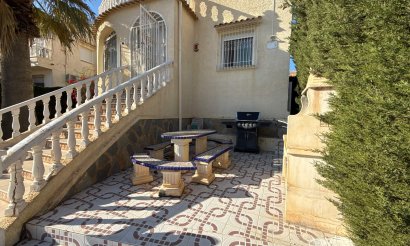 Resale - Villa - Villamartin