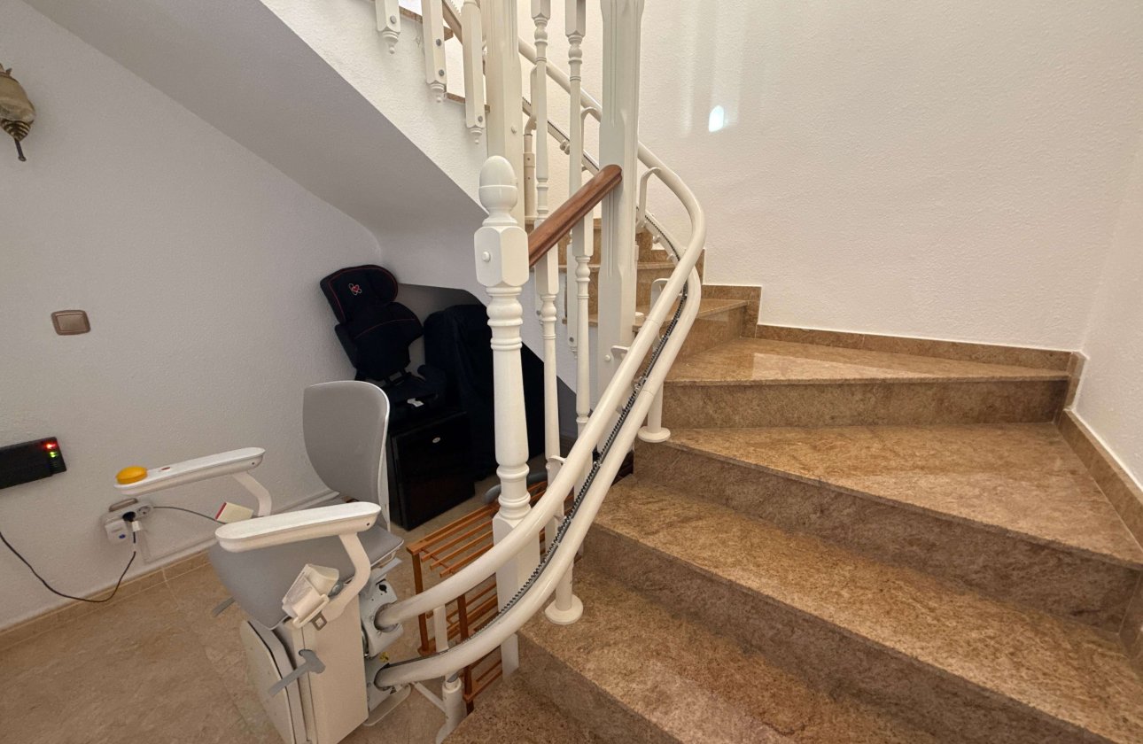 Resale - Villa - Villamartin