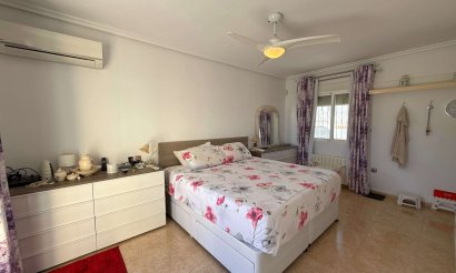 Resale - Villa - Villamartin