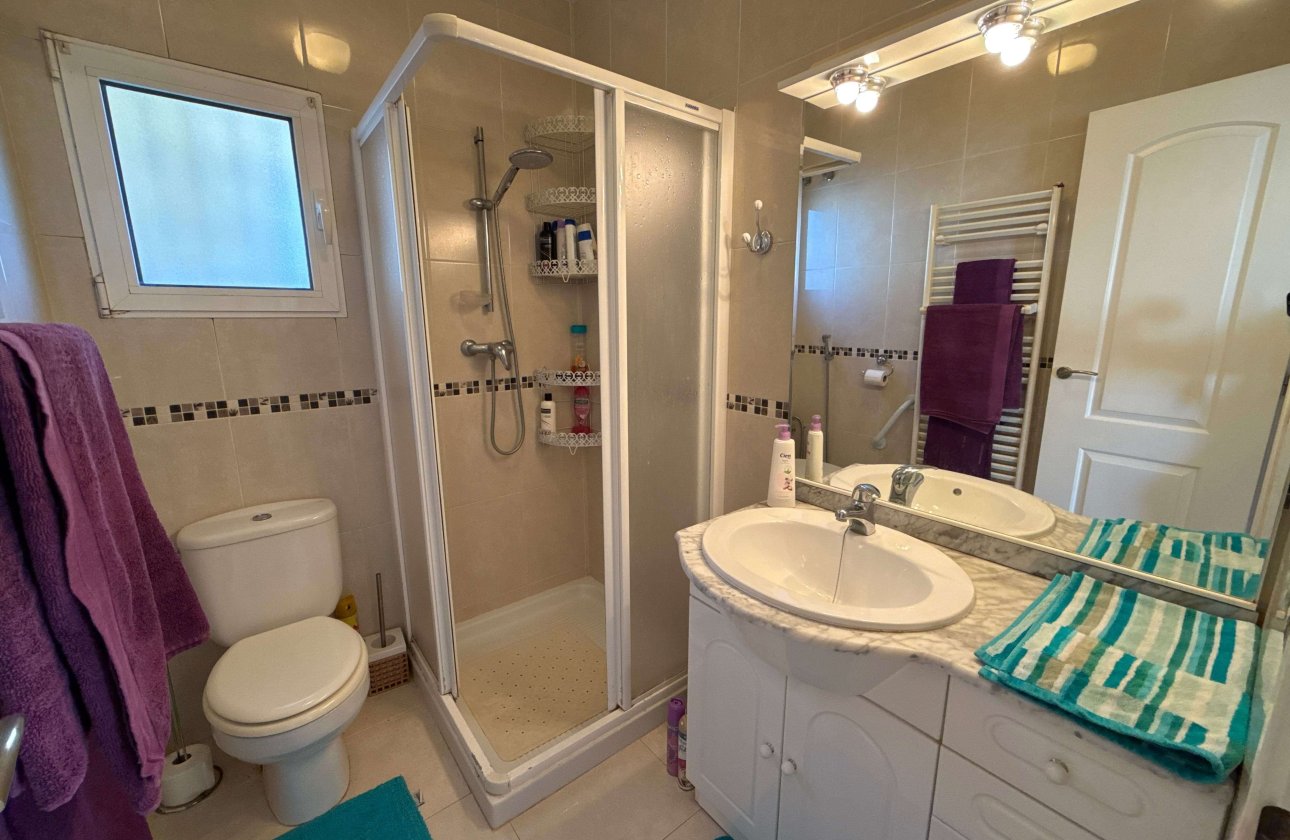 Resale - Villa - Villamartin