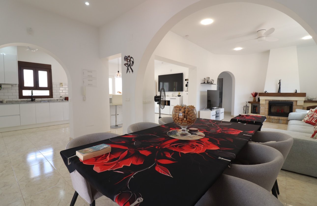 Resale - Villa - Daya Vieja - Daya Vieja - Country