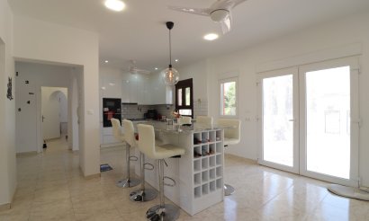Resale - Villa - Daya Vieja - Daya Vieja - Country